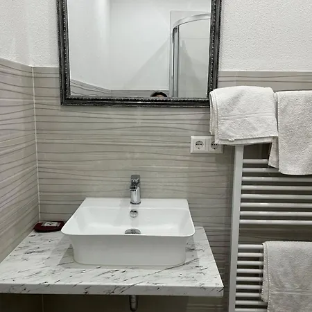 Trang Hotel 3*